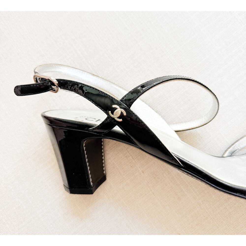 CHANEL Sandals Patent CC Logo - Picture 3 of 8